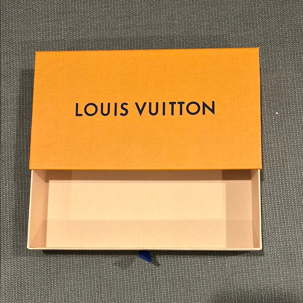 Louis Vuitton box